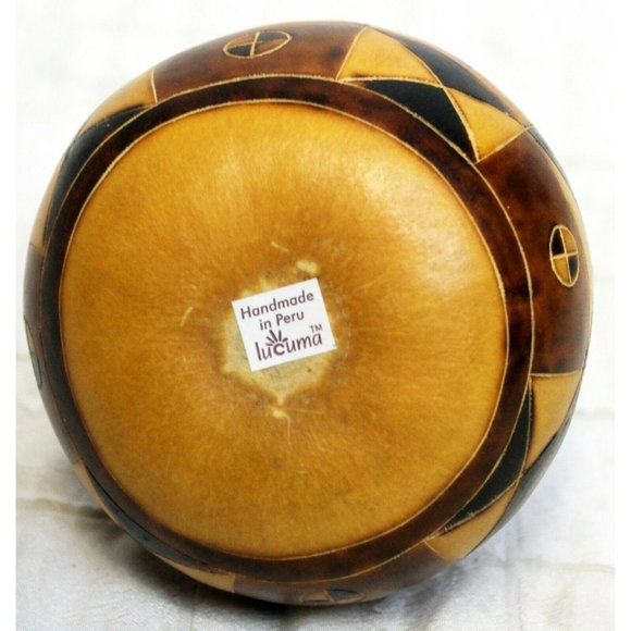 Lucuma Designs Peruvian Handmade Wooden Geometric Egg Place Card Holder - Picture 6 of 7